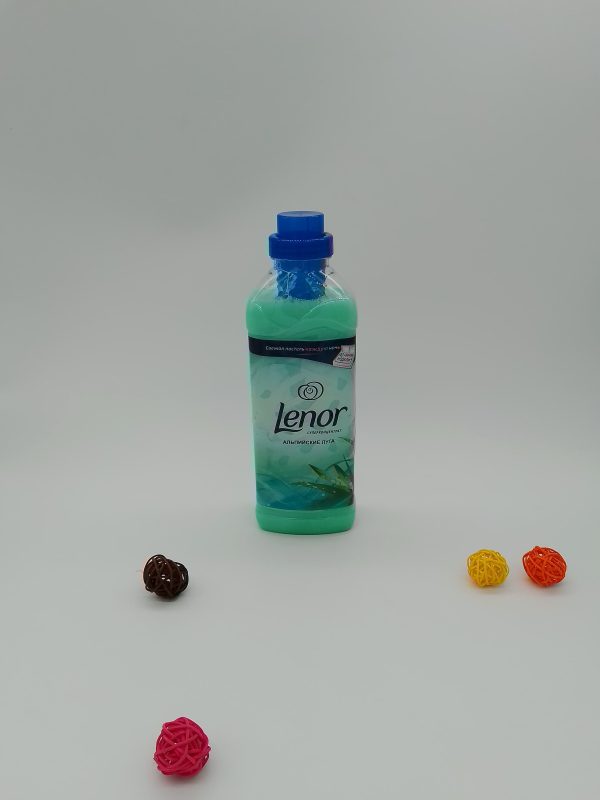 Lenor СУПЕРКОНЦЕНТРАТ АЛЬПИЙСКИЕ ЛУГА Свежая постель каждую ночь До одной НЕДЕЛИ Концентрированный кондиционер для белья. 1000мл
