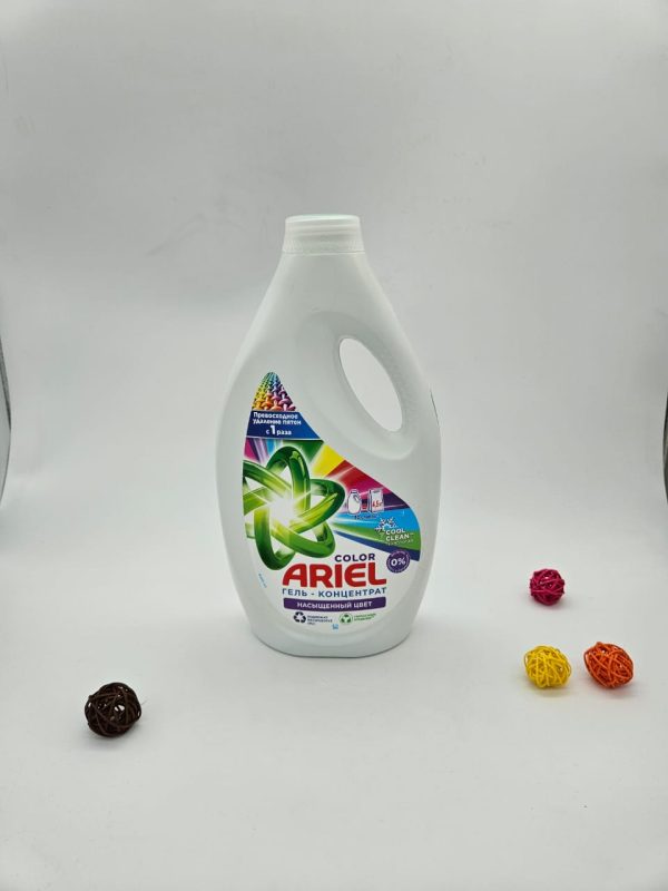 ARIEL COLOR Превосходное удаление пятен с 1 раза 30 стирок 1950мл